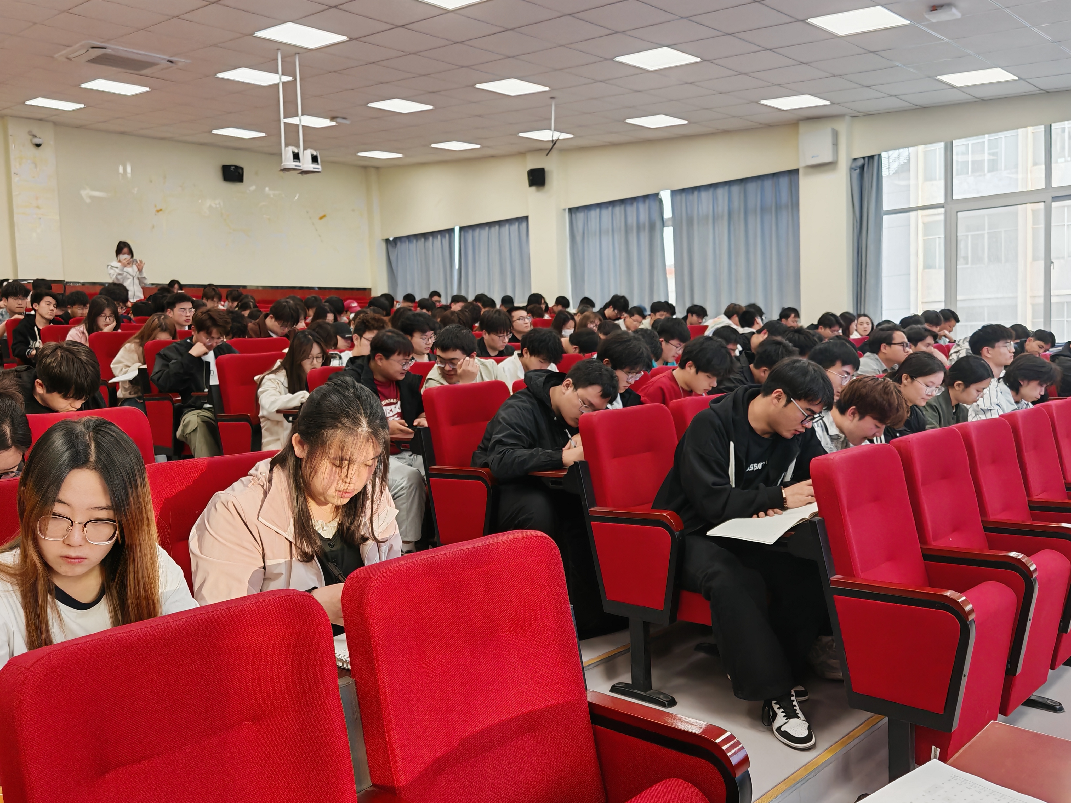 图片三.jpg