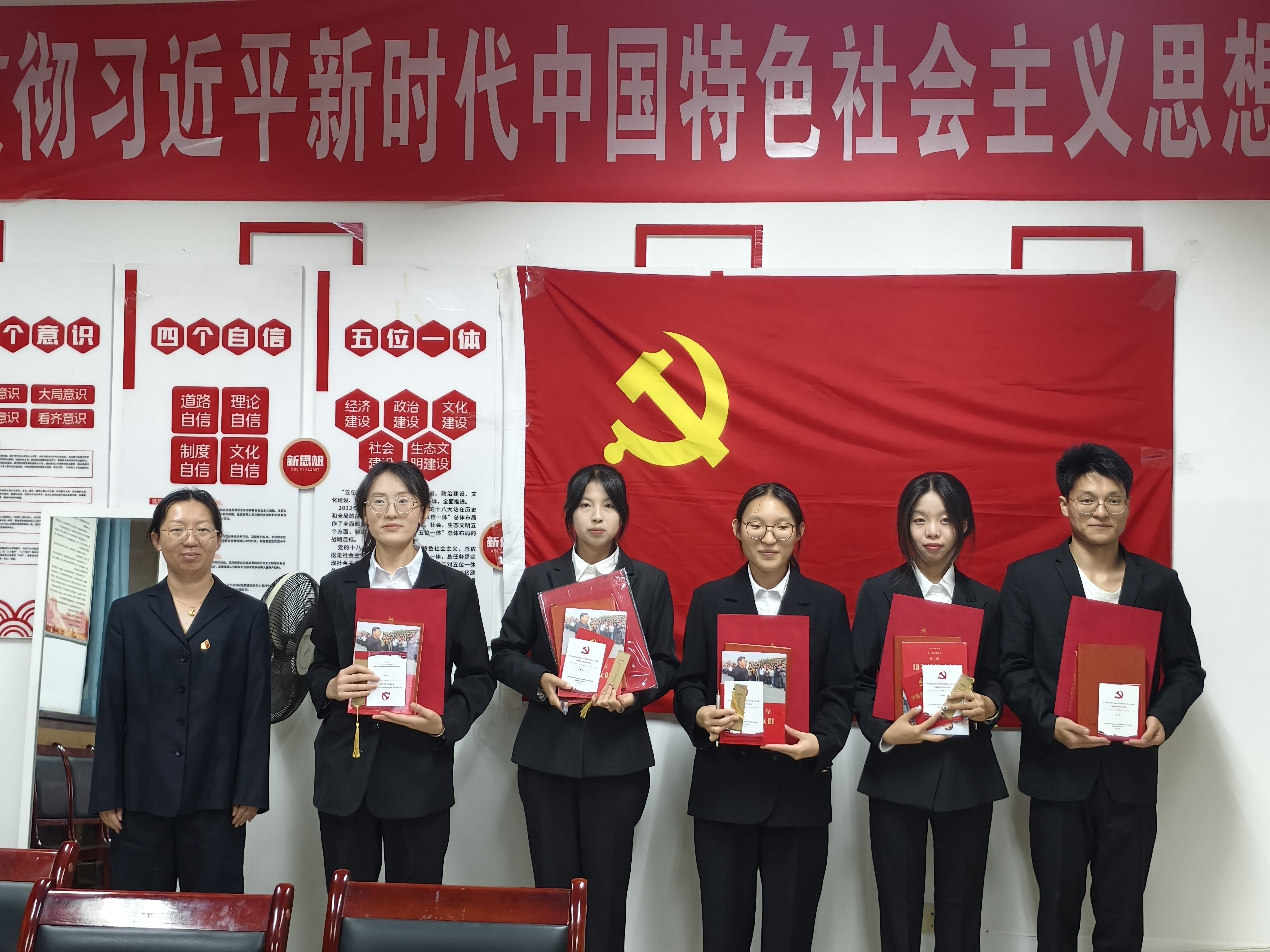 图片一.jpg 图片一.jpg