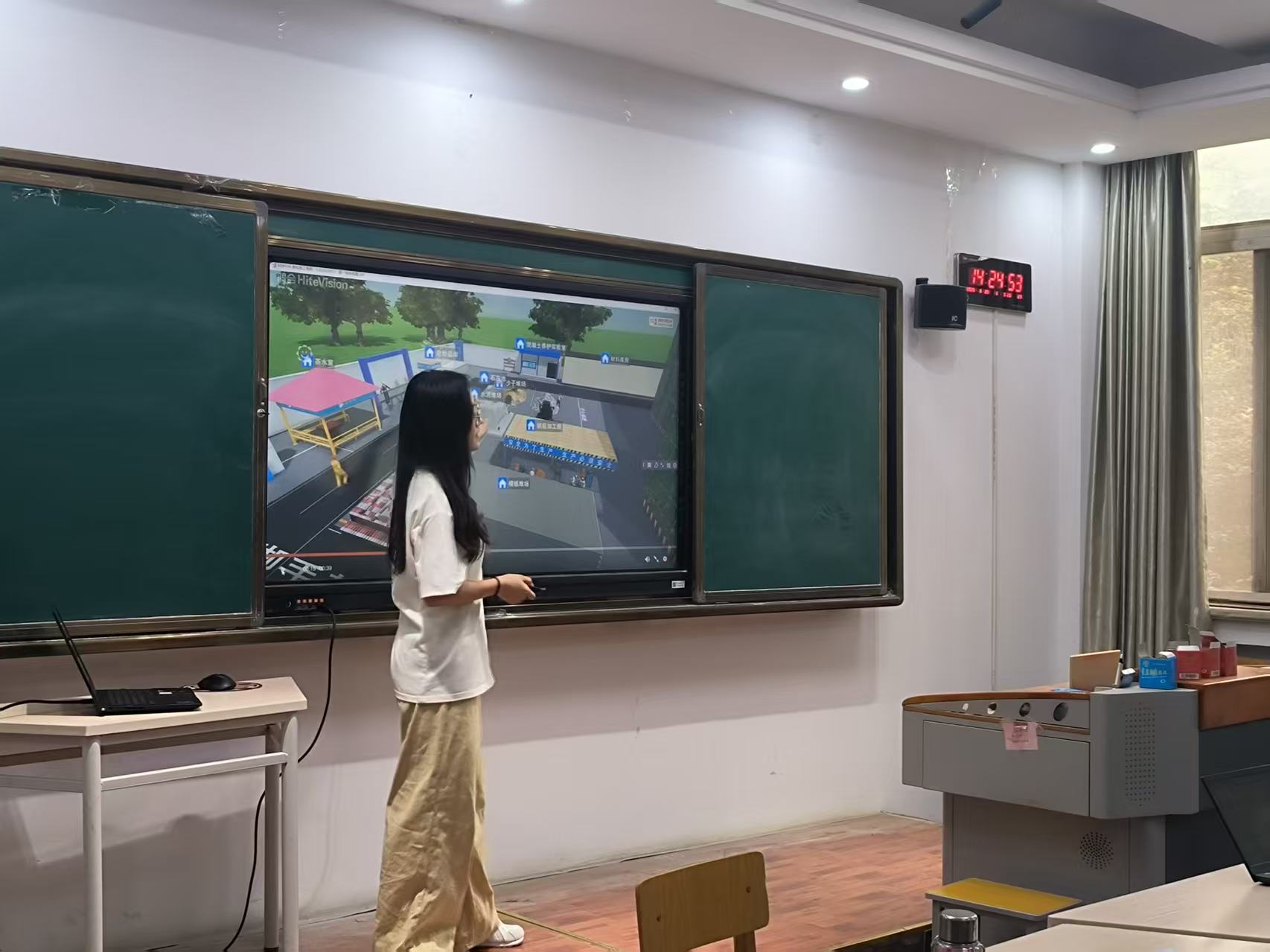 图2.jpg 图2.jpg