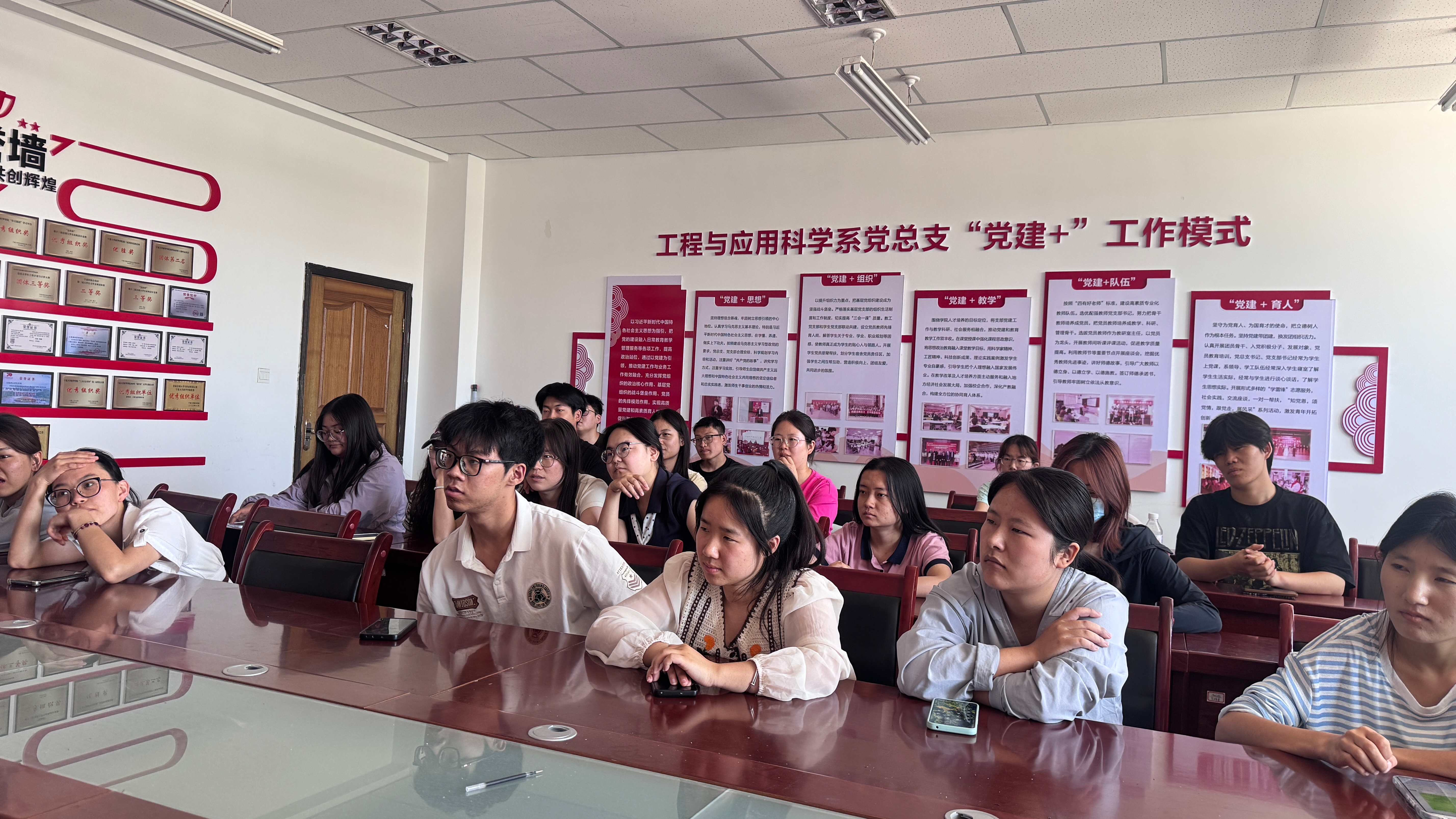 图片2.png 图片2.png