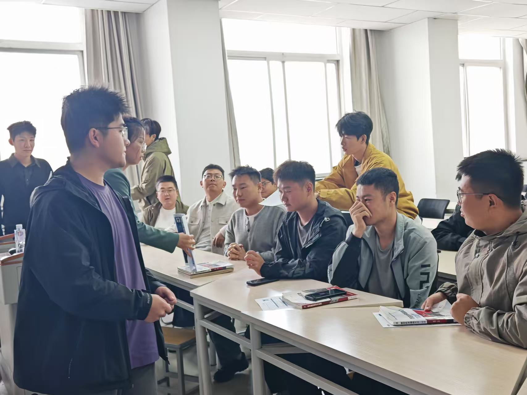 图2.jpg 图2.jpg