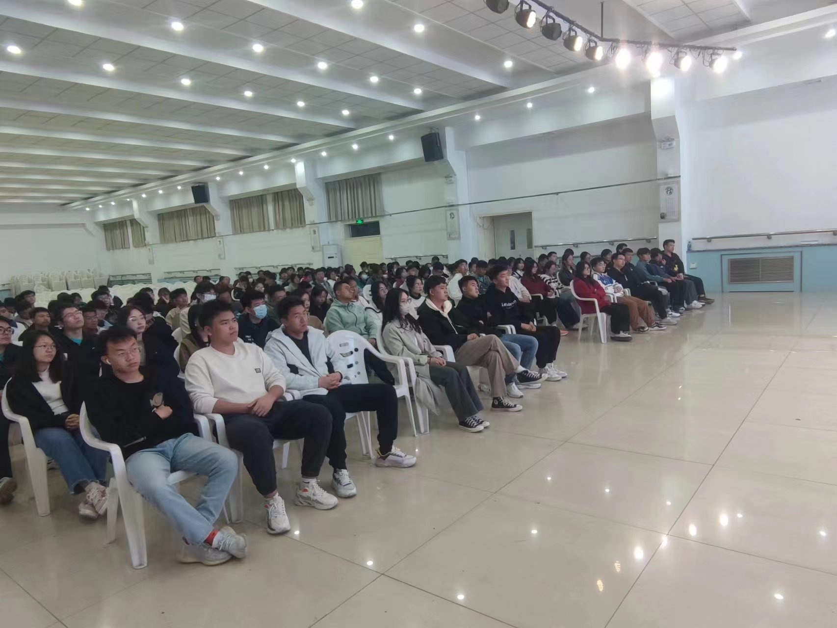 图片三.jpg