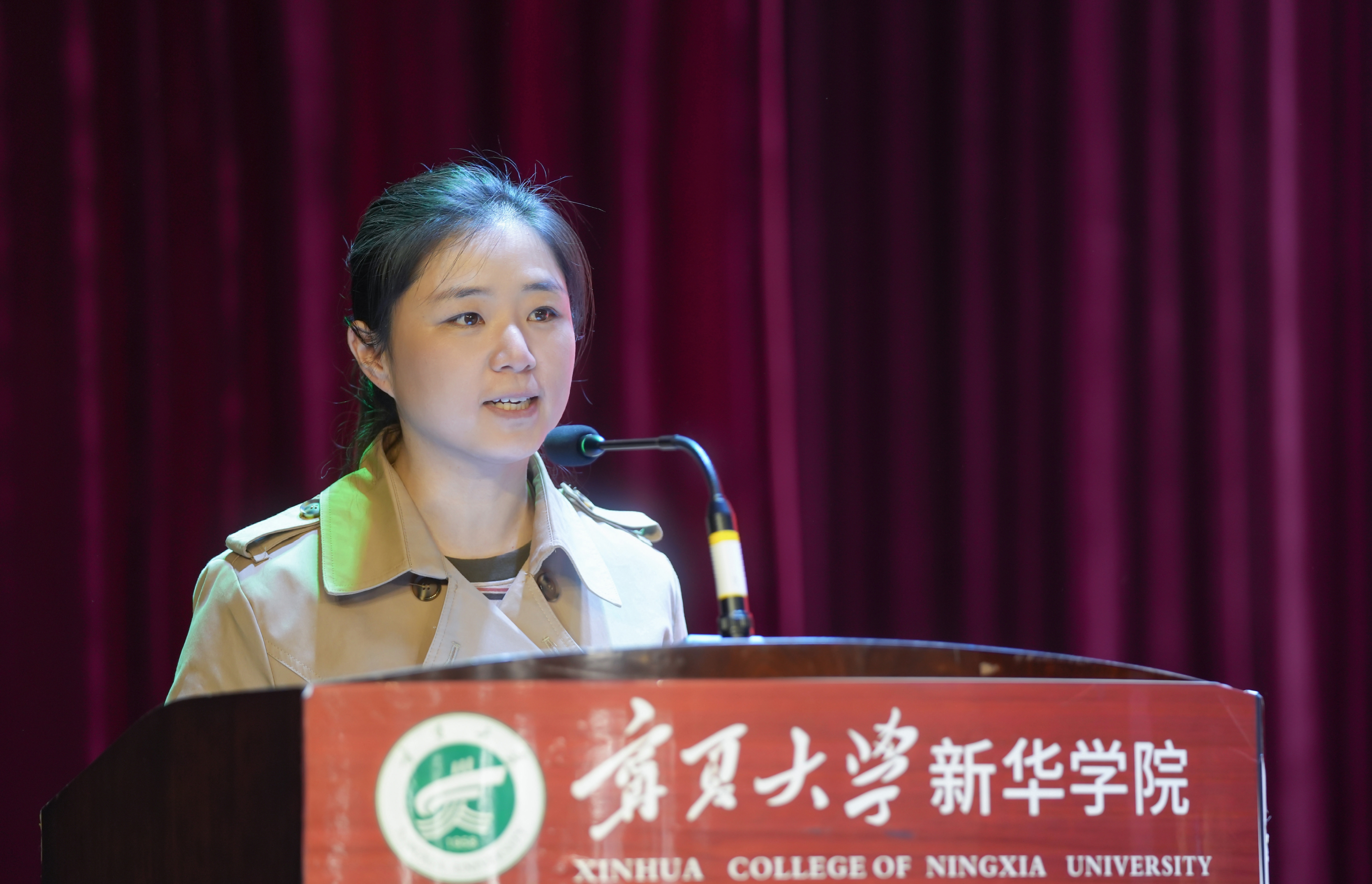 李英英.jpg