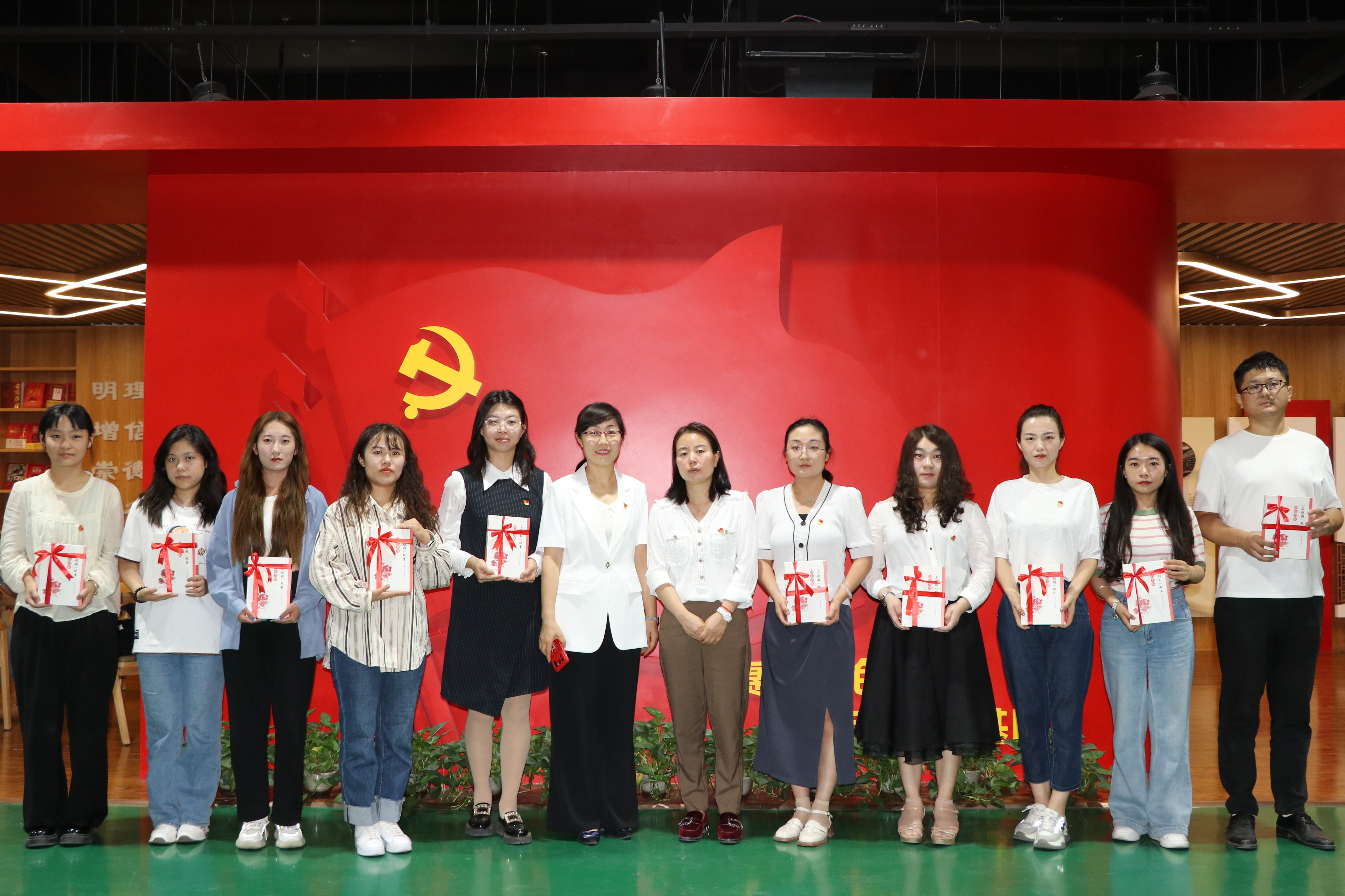 民族团结一家人 中华民族一家亲--教工第一党支部与宁夏教育书刊发行有限公司党支部联合开展主题党日活动   